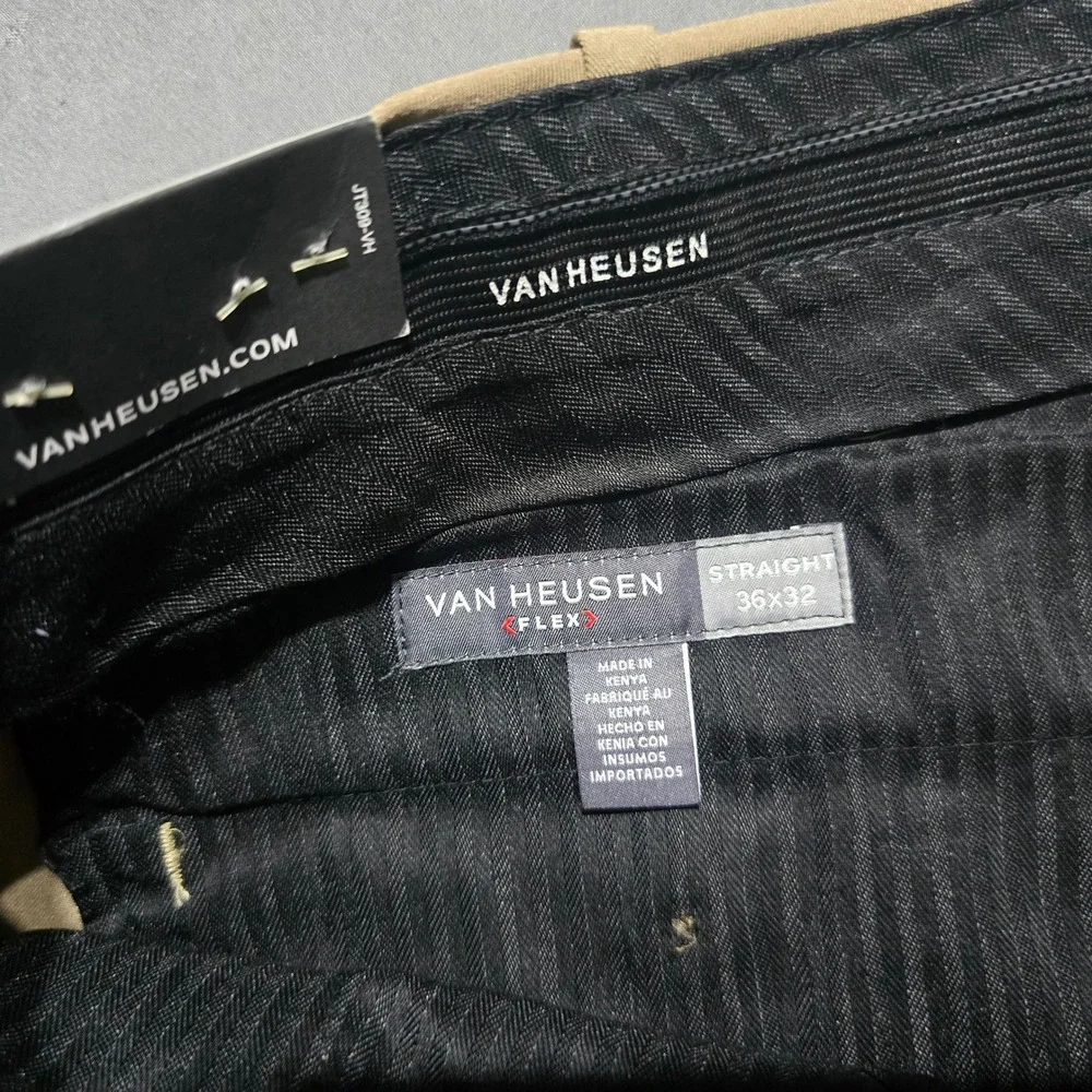 Van Heusen Flex Dress Pants Mens 36x32 Tan Khaki Straight Fit Non-Iron Stretch
